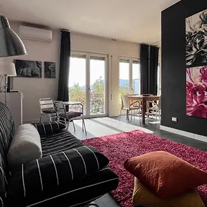  Appartamento Mura Di Elegant Penthouse With Balcony Italia